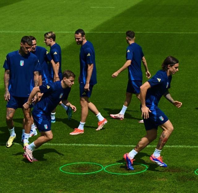 kaiyun-【前瞻】16强最悬疑之战！意大利大难不死有后福吗？