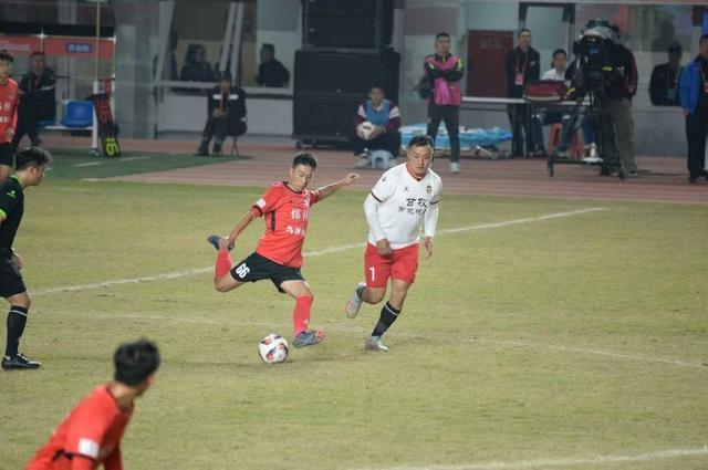 开云app-“足球之乡”的体育大生意丨城市经济学